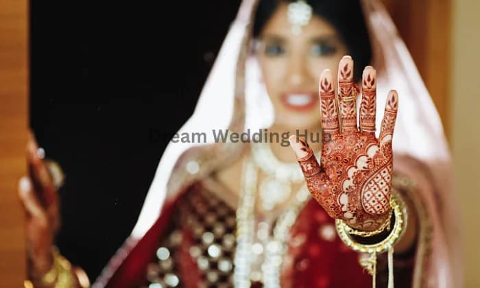 Mehndi Service by Maati Mehndi Service by Maati