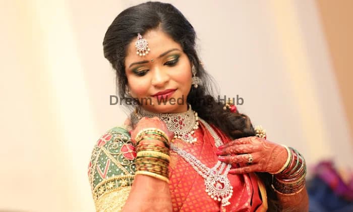 Saranya sarahs makeup studio Saranya sarahs makeup studio