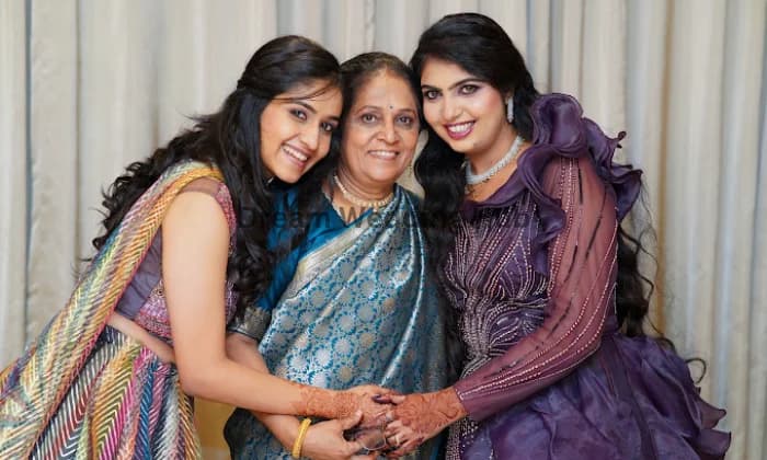 Bridal Makeup Artist Jhanvi Mehta Bridal Makeup Artist Jhanvi Mehta