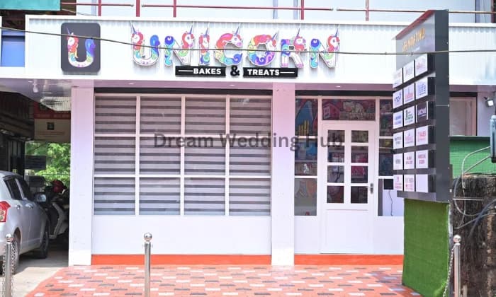 Unicorn Bakes Unicorn Bakes