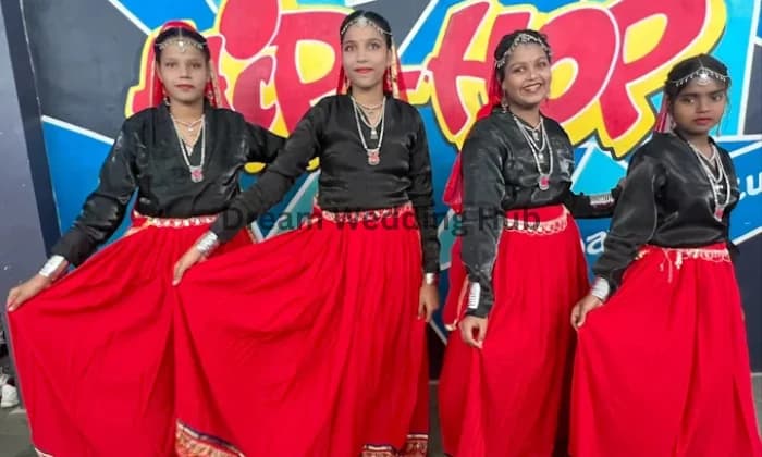 MOONLIGHT DANCE CLASS MOONLIGHT DANCE CLASS