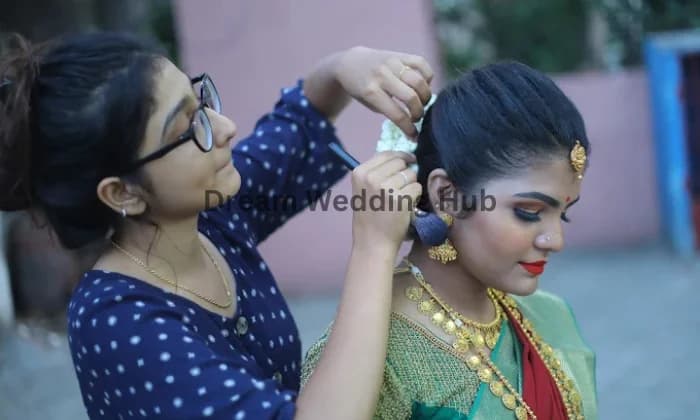Simran Makeup artist Simran Makeup artist