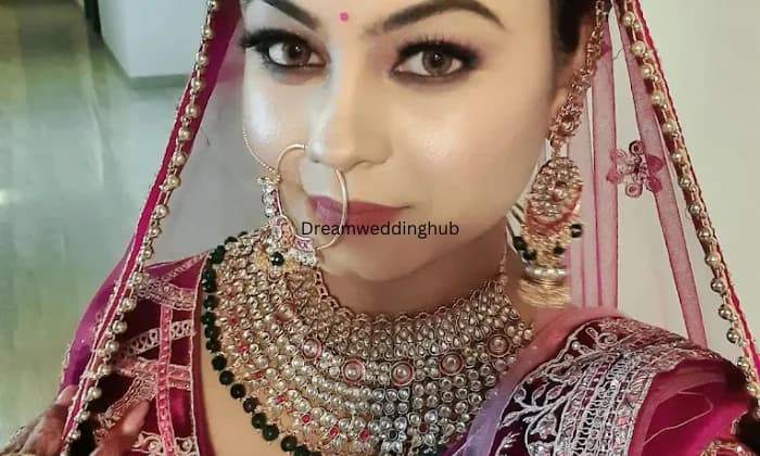 Makeup girl Makeup girl