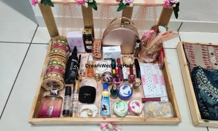 Giridhar Gifts and Hampers Giridhar Gifts and Hampers