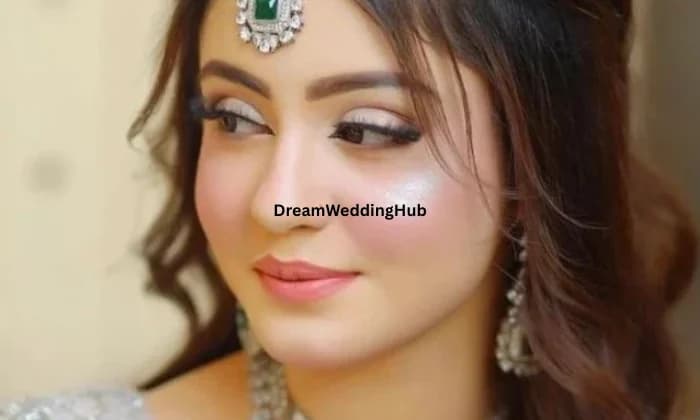 Best Makeup Artist in Noida Best Makeup Artist in Noida