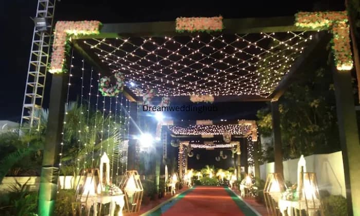 Grand Tulip Banquet Lawn Grand Tulip Banquet Lawn