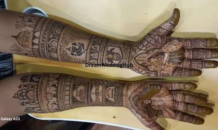 Sparkling mehndi art Sparkling mehndi art