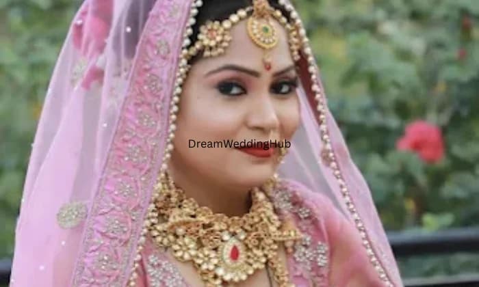 Full moon beauty parlour Full moon beauty parlour