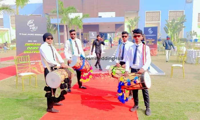 Lucknow Dhol player Punjabi Dhol Lucknow Dhol player Punjabi Dhol