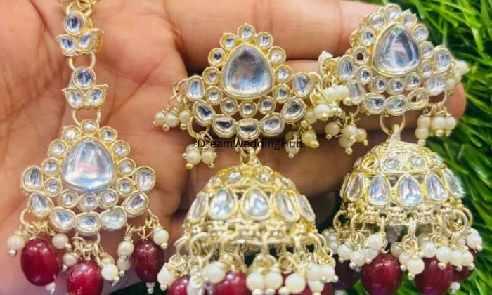 ROYAL GEMS AND COSMETICS ROYAL GEMS AND COSMETICS