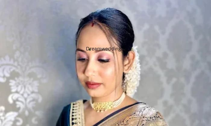 OM PARLOUR Hair Makeup studio OM PARLOUR Hair Makeup studio