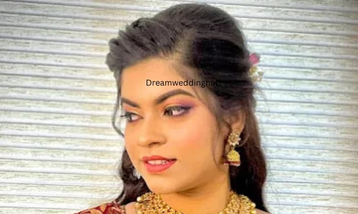 Smart Look Salon Makeup Artist Smart Look Salon Makeup Artist