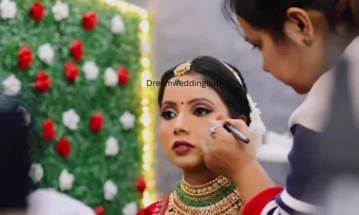 Streets salon by Deepti Streets salon by Deepti