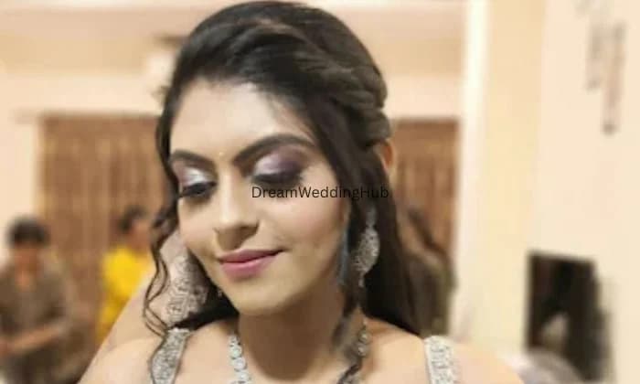 Makeovers By Vandana Beauty Salon Makeovers By Vandana Beauty Salon