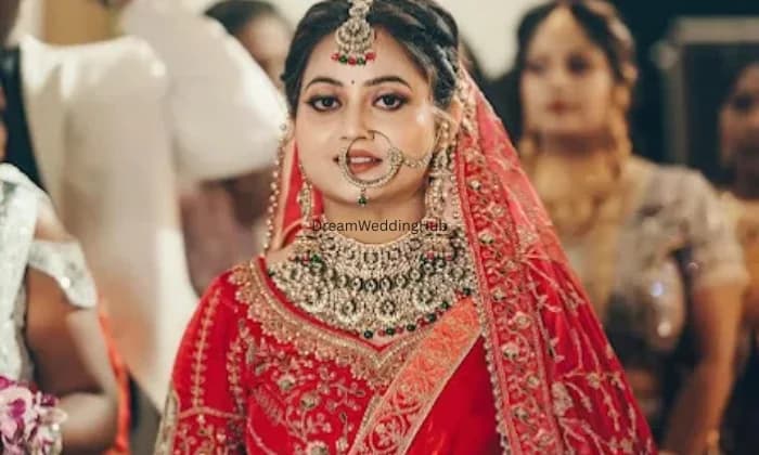 NEW LOOKS UNISEX SALOON NEW LOOKS UNISEX SALOON