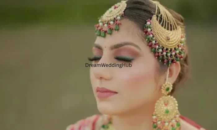 Looksbynoor Looksbynoor