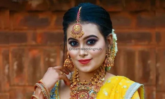 PAVITHRS HIGHLIGHT BRIDAL MAKEOVER STUDIO PAVITHRS HIGHLIGHT BRIDAL MAKEOVER STUDIO